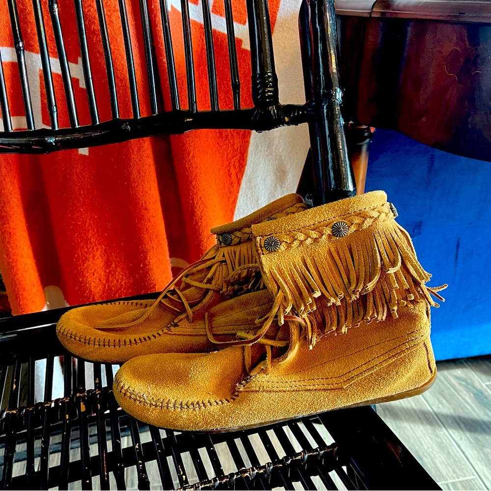 Minnetonka boot moccasins
